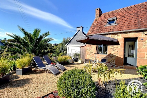 Terrace/patio - Vrbo Property (PERROS GUIREC)