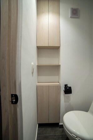 Bathroom - Modern Studio in Bogota - Chico WTC - Fully Equipped - Great Location (Bogotá, D.C.)