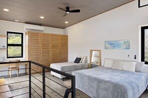 Room - Casa Rocas Surf House 50m to the Beach! (Hacienda Iguana)