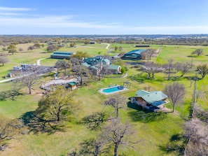 Exterior - 10 Star Ranch Cottage · Fishing Lake · Sleeps 6 (Stephenville)