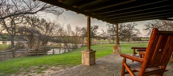 10 Star Ranch Cottage · Fishing Lake · Sleeps 6