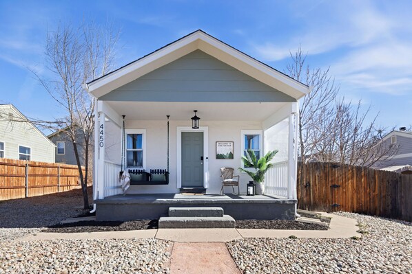 Unclassified image, 1 of 30, button