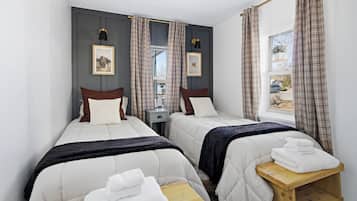 3 bedrooms, iron/ironing board, free WiFi, bed sheets