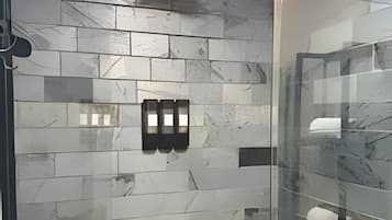 Family Apartment | Bathroom