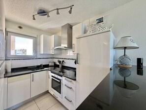 Fridge, cookware/dishes/utensils - CAP D'AGDE - Plage du Môle // Réf 0198 (CAP D'AGDE)