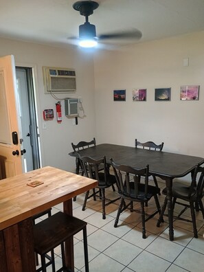 Dining - Wonderful 3-bedroom house w/AC/heat in quiet Greenwood near Caverns State Park (Greenwood)