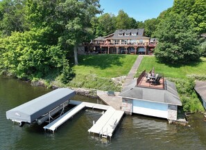 Exterior - Family ready, 9-bedroom, 7.5-bathroom cabin with AC in charming Birchwood (Birchwood)