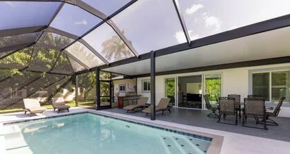 Cozy 2-bedroom house in tranquil Marco Island with AC