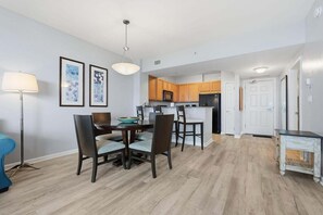 Dining - Palm Pearl 21104-Gulf Views-Sleeps 4 (Destin)