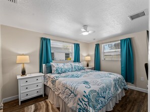 Unclassified image, 4 of 19, button - Robyn's Nest - 2 Bedroom 2 Bathroom Beach Home (Englewood)