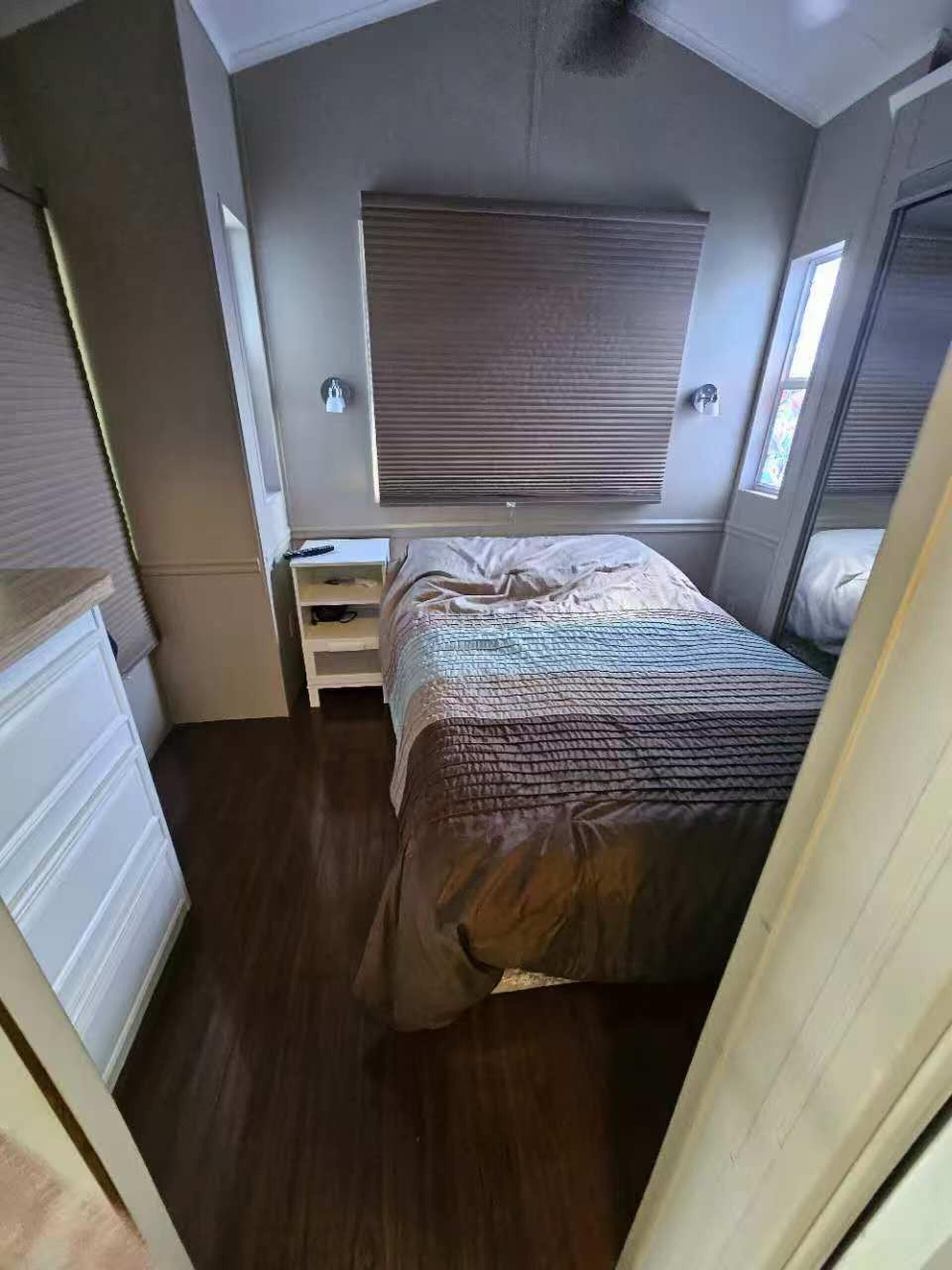 Comfort Mobile Home, 2 Bedrooms, Air conditioning, Lake View