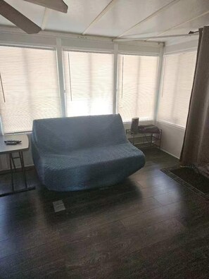 Comfort Mobile Home, 2 Bedrooms, Air conditioning, Lake View | Interior - Sun Retreats Sherkston Shores (Port Colborne)