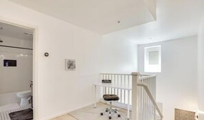 Interior - Nice 2-bedroom condo with AC in charming Chandler (Chandler)