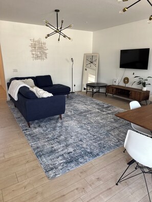 Interior - Nice 2-bedroom condo with AC in charming Chandler (Chandler)
