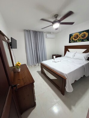 Iron/ironing board, WiFi, bed sheets - El Rinconcito de la Tranquilidad 3BR (Santiago de los Caballeros)