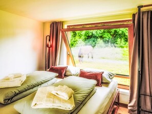 1 habitación, escritorio y internet 