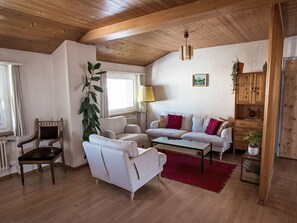Living area - Apartment Veglia by Interhome (Samedan)