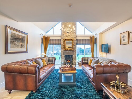 Glenmoriston Estate (2 cottages) by Interhome