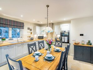 Dining - Glenmoriston Estate (2 cottages) by Interhome (Invermoriston)