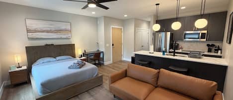 1 bedroom, desk, iron/ironing board, free WiFi