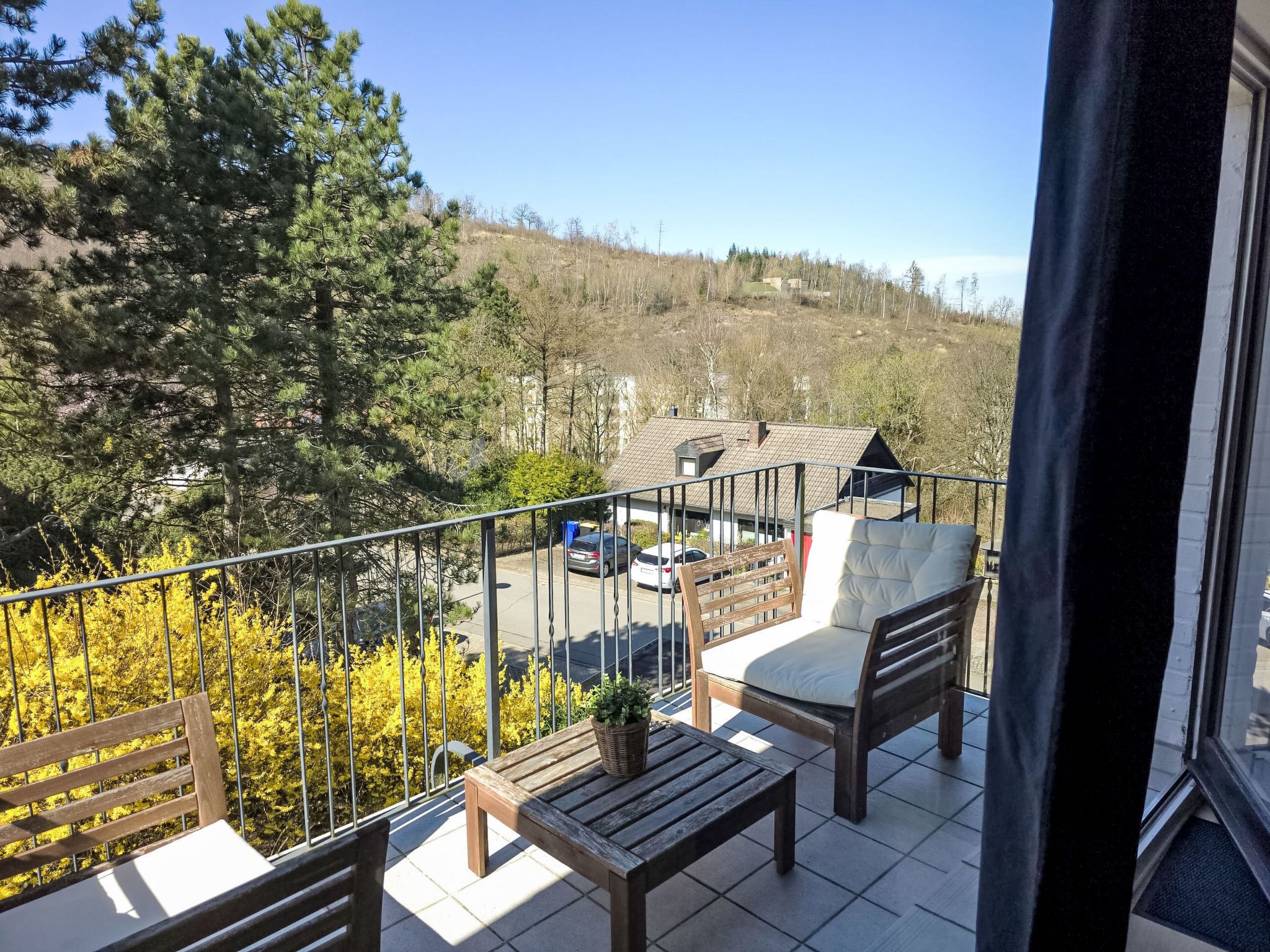 المنطقة المحيطة بالمنشأة