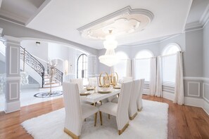 Dining - Poolside 8 Bedroom Estate For Overnight Stays and Events - 25 Min from Metro ATL (Stonecrest)