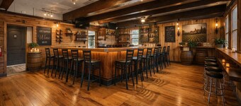 Saratoga Vineyard + Private Golf Course + Tavern - Sleeps 25