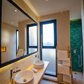 Bathroom - Baberrih (Moulay Bouzarqtoune)