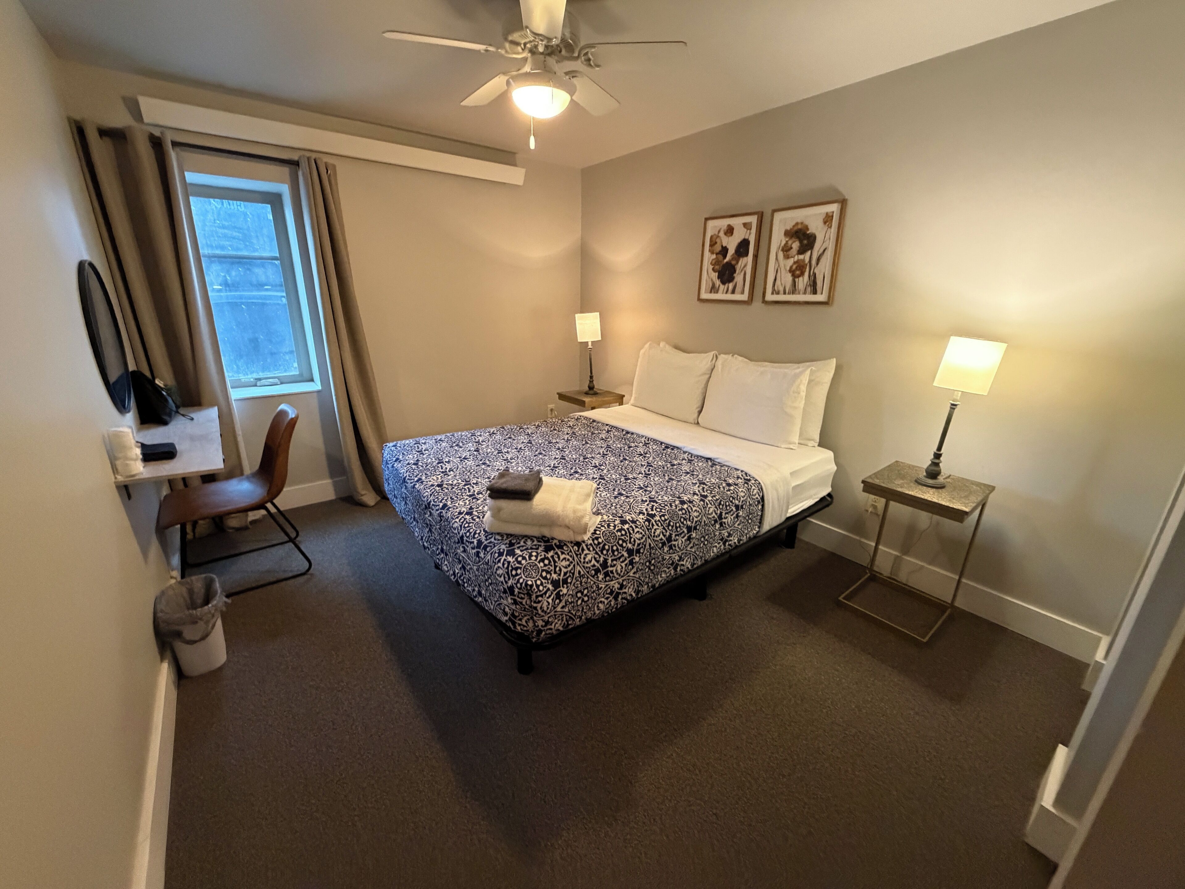 Iron/ironing board, internet, bed sheets