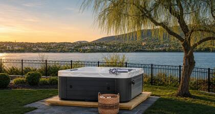 River Views & Hot Tub | Riverview on Washington
