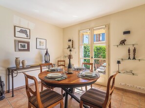 Dining - Les Migraniers 2 by Interhome (Grimaud)