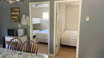 3 bedrooms, travel crib, free WiFi