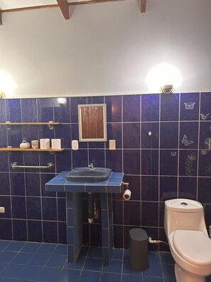 Handtücher, Seife, Toilettenpapier