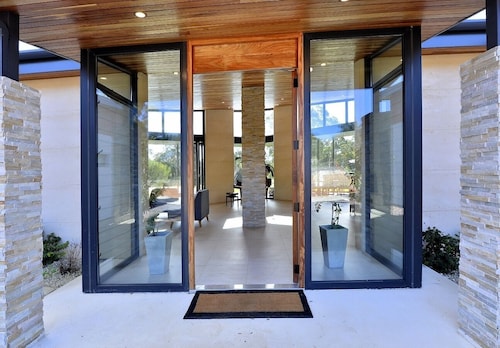 Peaceful Country Escape | Pool Spa Fireplace