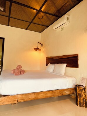 Comfort Room, Balcony, Garden View