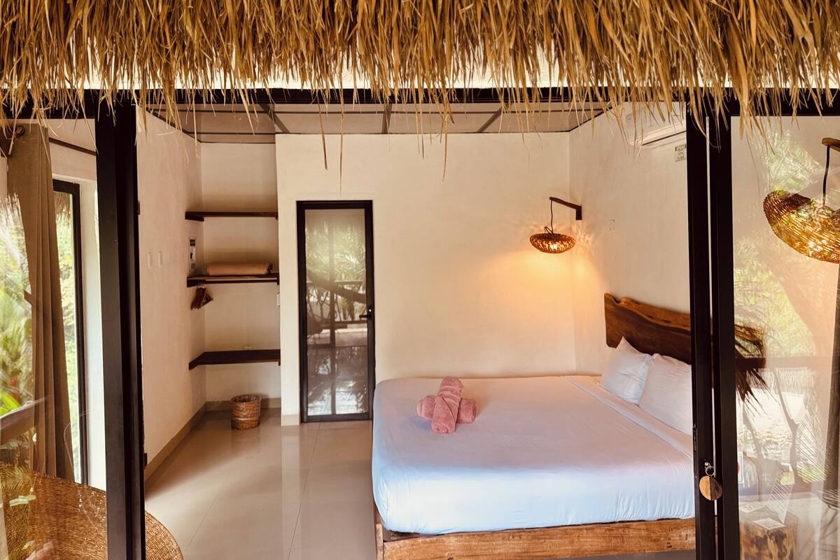 Comfort Room, Balcony, Garden View