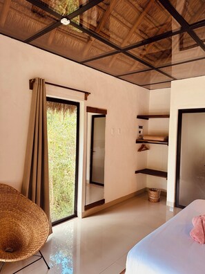 Comfort Room, Balcony, Garden View