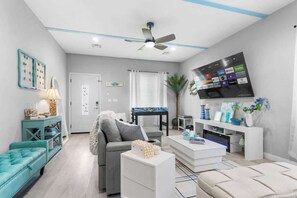 TV - Jackpot 6BR w/ Arcade • Vegas Fun Near the Strip (North Las Vegas)