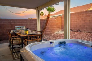 Outdoor dining - Chill&Play in 6BR Retreat w Pool, Hot Tub & Games! (North Las Vegas)