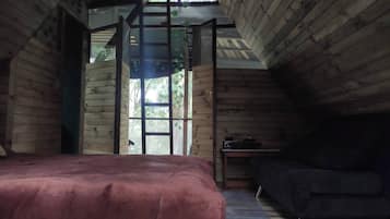 Cabin, 3 Bedrooms, Smoking, Balcony | 3 bedrooms
