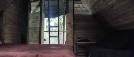 Cabin, 3 Bedrooms, Smoking, Balcony | 3 bedrooms