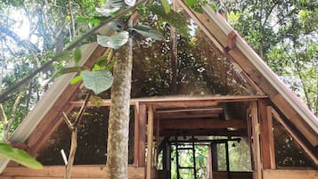 Cabin, 3 Bedrooms, Smoking, Balcony | Property grounds