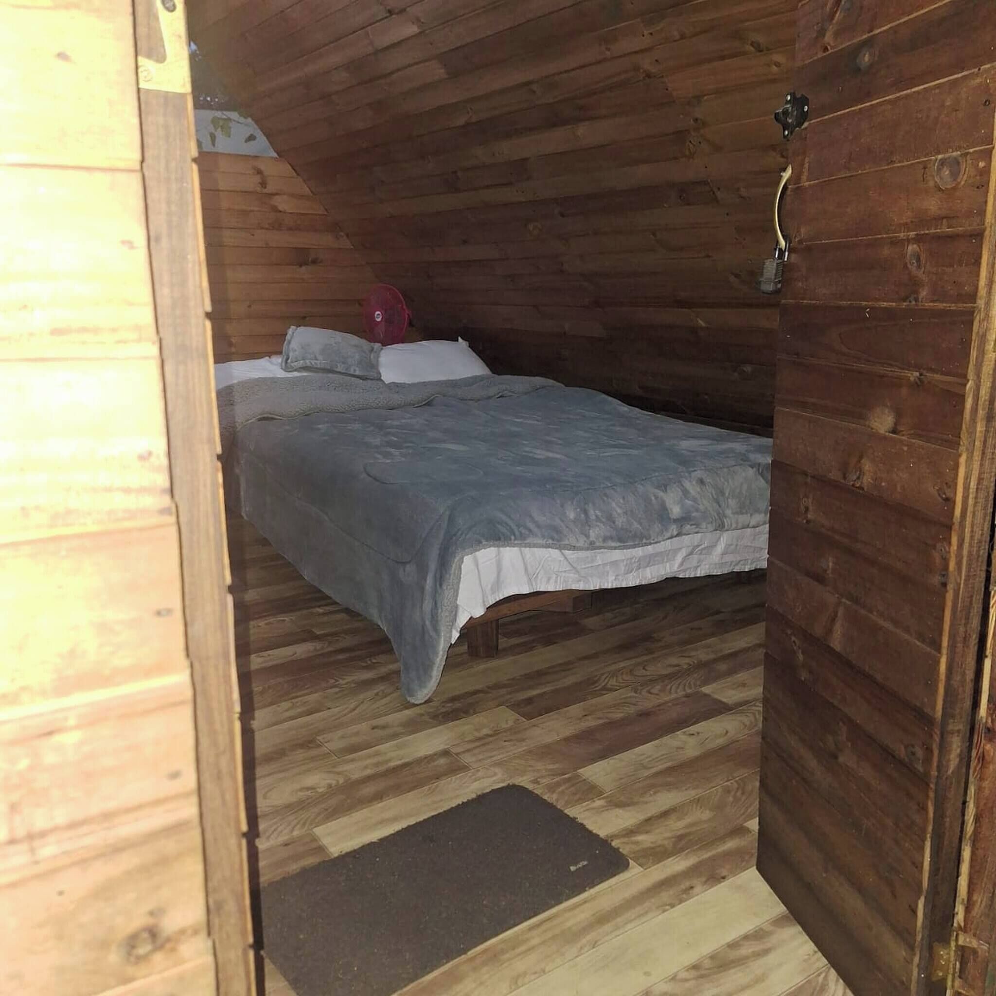 Cabin, 3 Bedrooms, Smoking, Balcony | 3 bedrooms