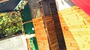 Cabin, 3 Bedrooms, Smoking, Balcony | Property grounds
