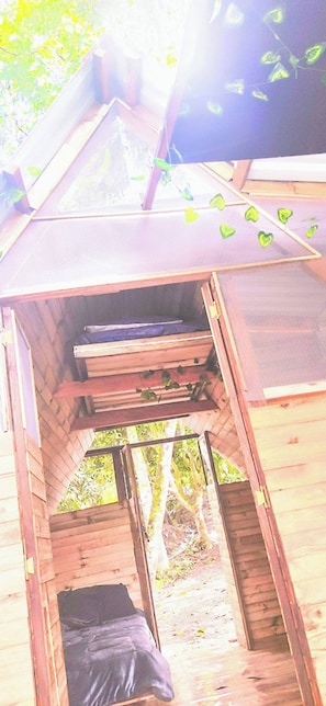 Cabane, 3 chambres, fumeurs, balcon | Enceinte de l’hébergement