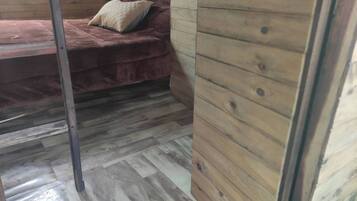 Cabin, 3 Bedrooms, Smoking, Balcony