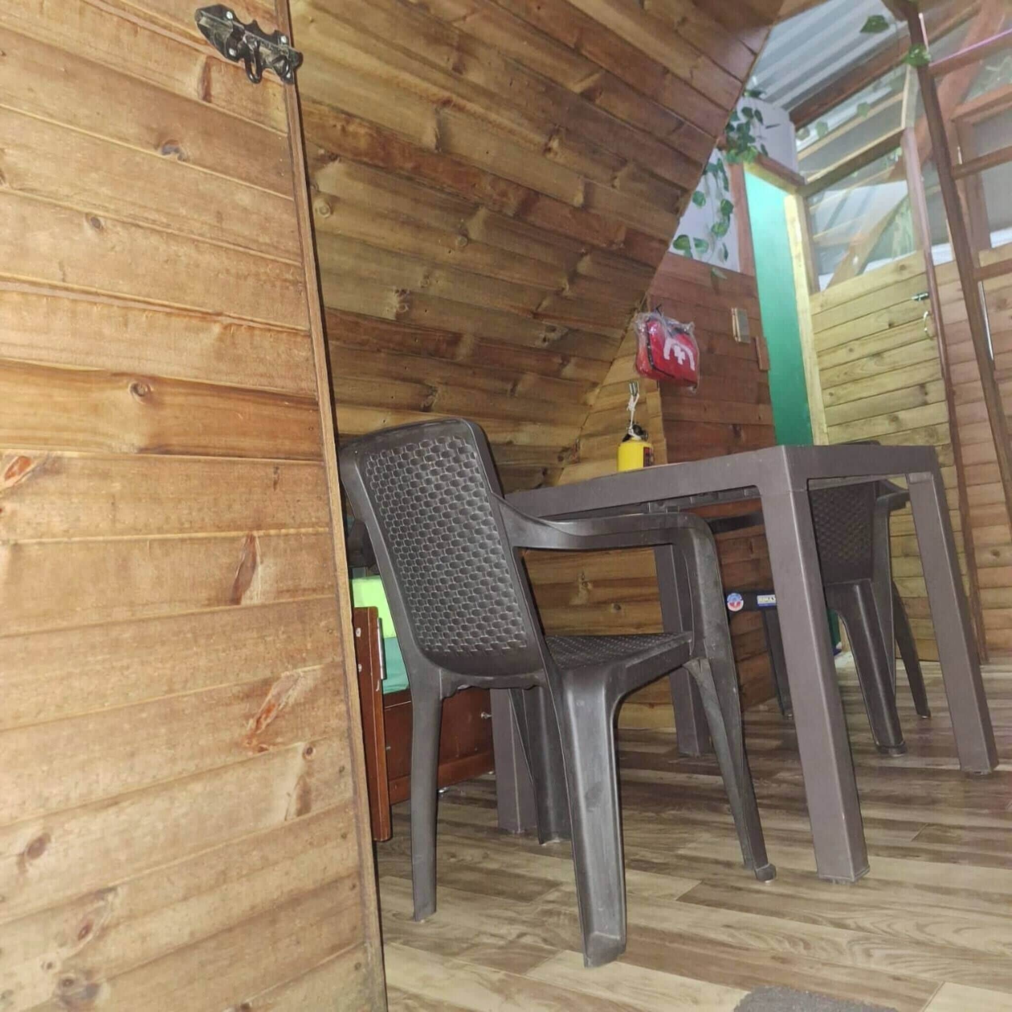 Cabaña, 3 habitaciones, para fumadores, balcón | Restaurantes