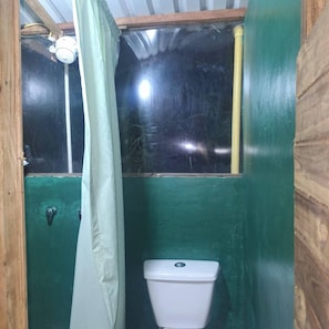 Cabaña, 3 habitaciones, para fumadores, balcón | Baño