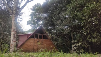 Cabane, 3 chambres, fumeurs, balcon | Enceinte de l’hébergement