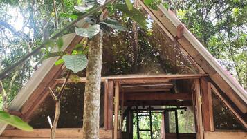 Cabin, 3 Bedrooms, Smoking, Balcony | Property grounds